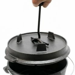 WILTEC Dutch Oven 12l Mit Untersetzer Und Deckelheber, Kochtopf Aus Gusseisen Für Lagerfeuer Und Camping -WILTEC SHOP 56990300 5